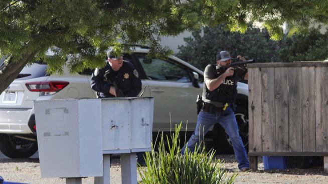 2 California Cops Shot While Serving Search Warrant, 1 Dead