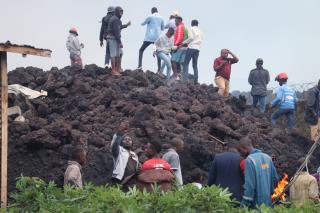 Lava Flow Sends Thousands Fleeing