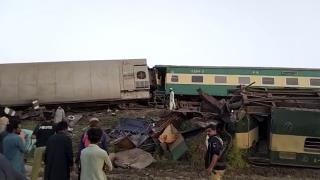 At Least 30 Dead After 2 Trains Collide in Pakistan