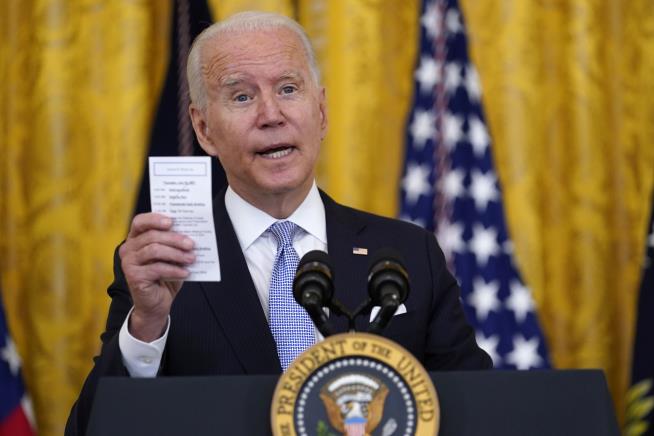 Biden Gives Federal Workers a Choice on Vaccinations