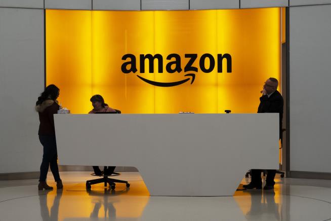 Office Workers Don't Have to Return Soon: Amazon