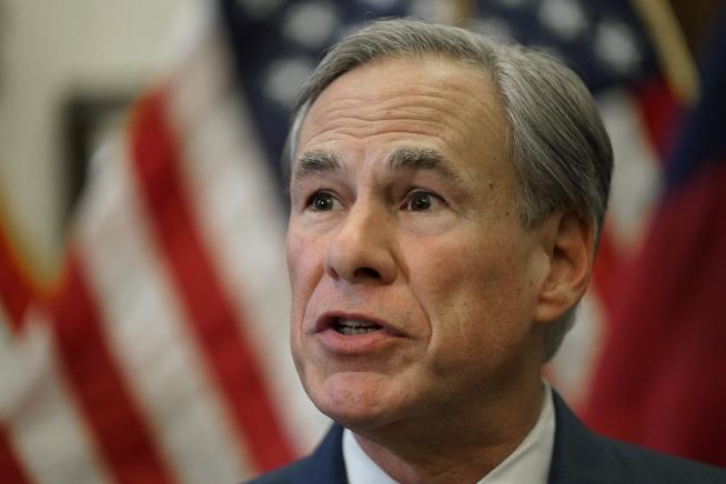 Texas Districts Require Masks, in Defiance of Governor
