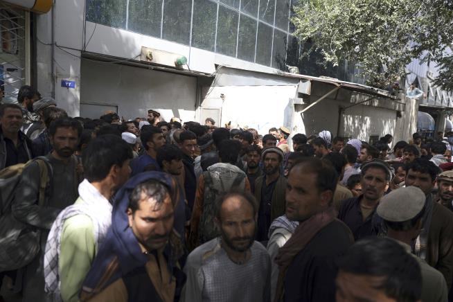 Taliban Can't Access Central Bank's $9B in Reserves
