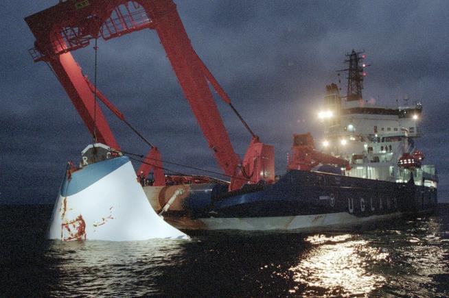 Divers to Return to Site of Ferry That 852 People Died On