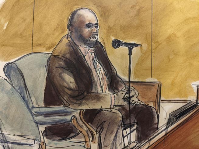 R. Kelly Declines to Testify at Trial
