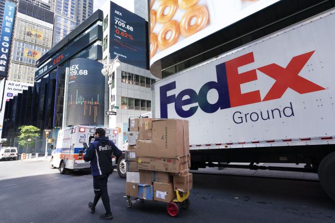 Labor Shortage Has FedEx Rerouting 600K Packages—Per Day