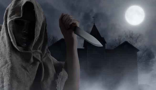 Haunted House Actor Accidentally Stabs Boy, 11