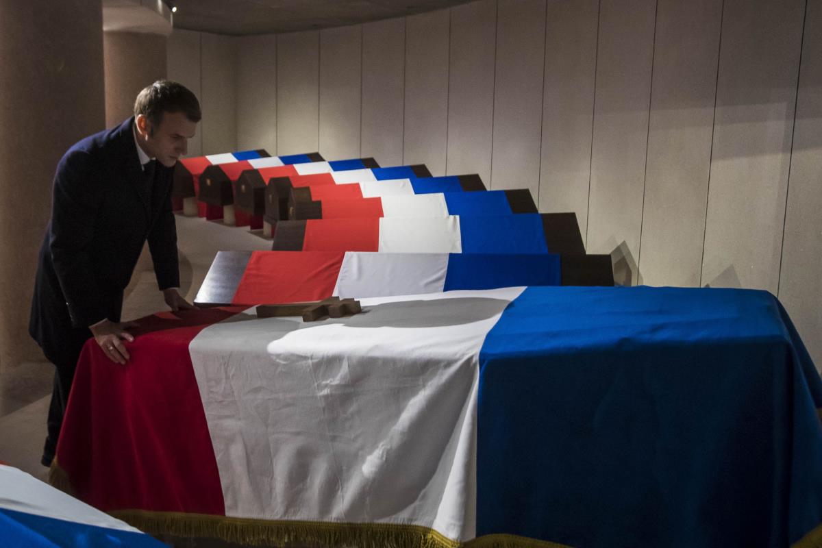 Sacré bleu: French flag changes colour – but no one notices, France