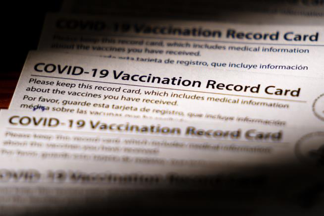 High-Ranking NY Cops Accused of Using Fake Vaccination Cards