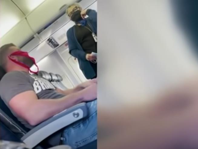 Fla. Man Wearing Thong on Face Gets Booted From Flight