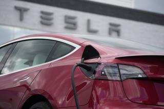 Critics Pile On Tesla's 'Assertive' Self-Driving Mode