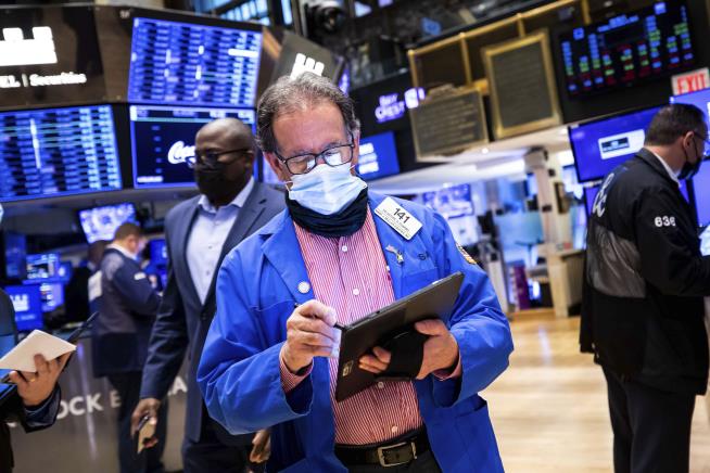 Stocks Finish Mixed After Gangbuster Jobs Report