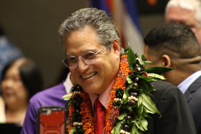 Feds Accuse 2 Hawaii Lawmakers of Taking Bribes