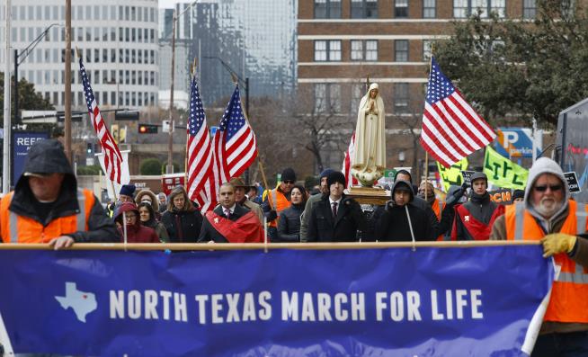 Texas Reports 60% Plunge in Abortions Under New Law