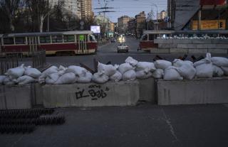 Battle Rages in Mariupol's Streets
