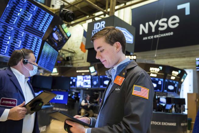 Indexes Bounce Back From Monday's Drop
