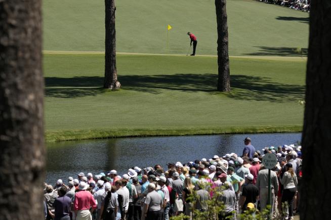 Painful Round Closes Woods' Masters Return