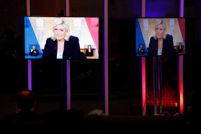 Macron Clashes With Le Pen in Key Debate