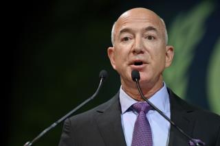 Amazon Loss Drops Bezos on Richest List