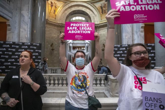 Antiabortion Activists Push for Nationwide 'Heartbeat' Bill
