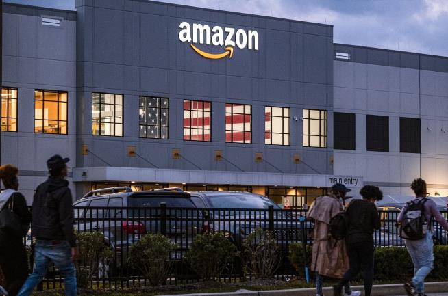 Amazon to Cover Workers Who Need to Travel for Abortion