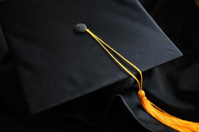 Anonymous Donor Clears Loans of New Grads at College