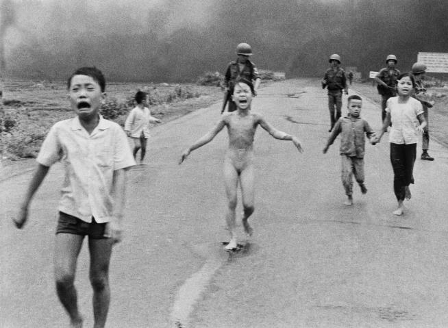 'Napalm Girl': Show Us the 'Carnage' of School Shootings