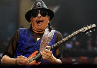 Carlos Santana Passes Out During Michigan Concert