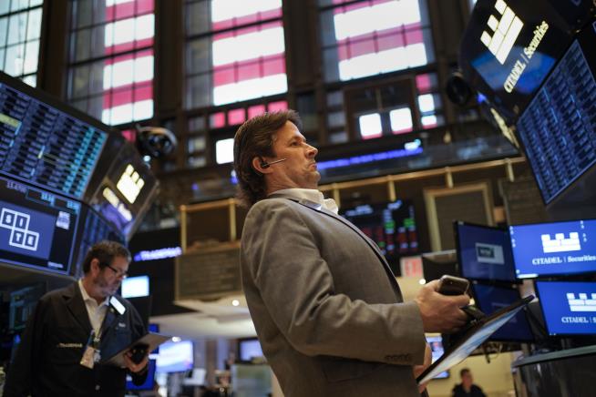 Indexes Edge Upward as More Profit Reports Roll In