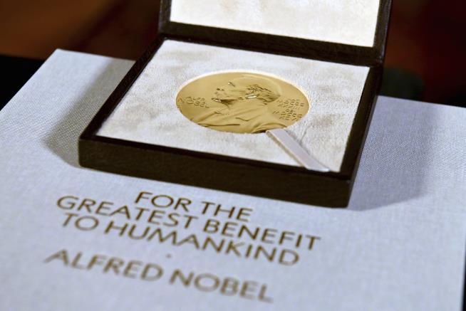 2022's Physics Nobel Winners Deal in 'Entangled States'