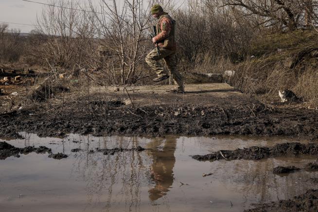 Mud Slows Both Sides in Ukraine's Rainy Season