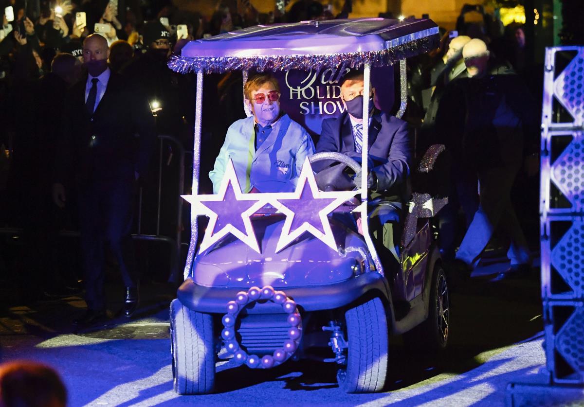 Elton John Stops Traffic on Fifth Avenue