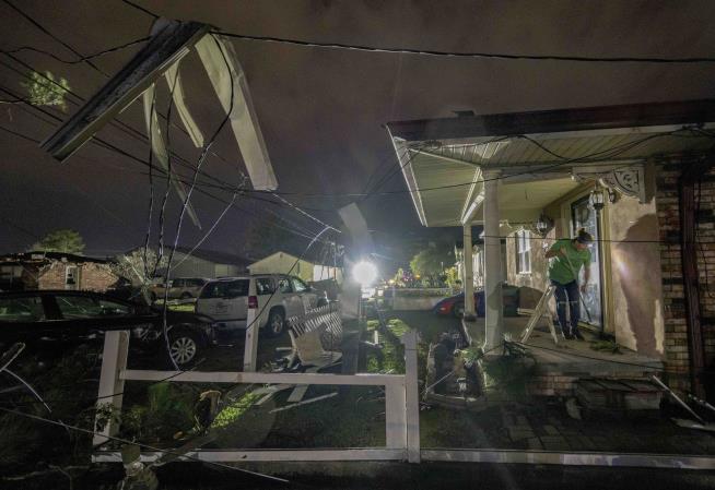 Tornadoes Sweep Through the South, Killing at Least 3