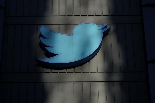 Twitter Suspends Numerous Journalists for Being 'Naughty'