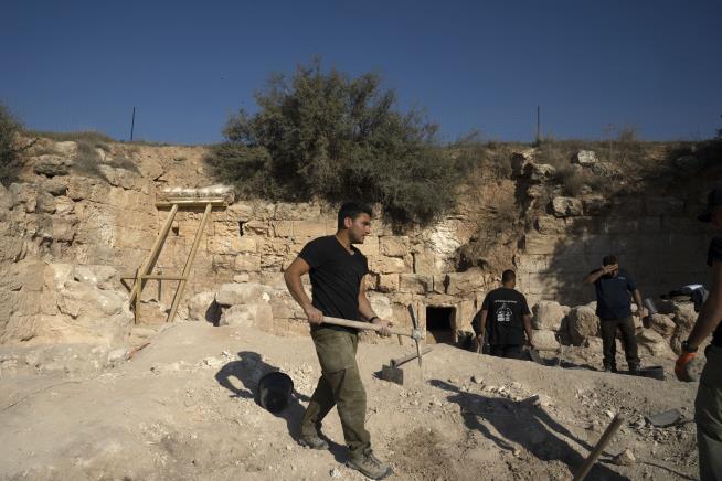 Archaeologists Begin New Dig at Tomb Tied to Jesus' Midwife