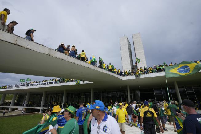 Brazil Judge Orders Arrest of Top Security Officials