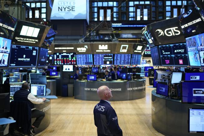 Wall Street Falls Ahead of a Big Week
