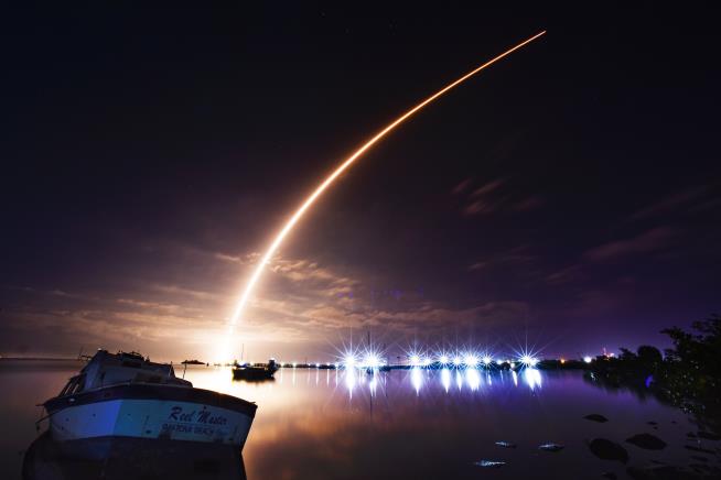 SpaceX, Ukraine Differ on Starlink's Military Use
