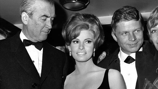 Raquel Welch Is Dead at 82