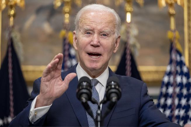 Biden Tries to Shore Up Confidence in Bank System
