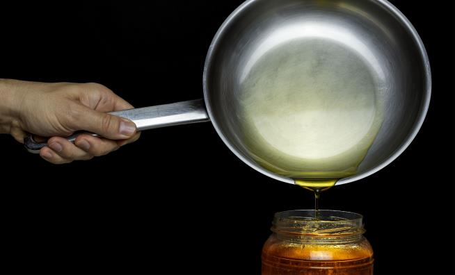 Ex-Soap Star Accused of Stealing Used Cooking Oil