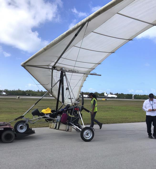 Two Cuban Migrants Take Hang Glider to Florida