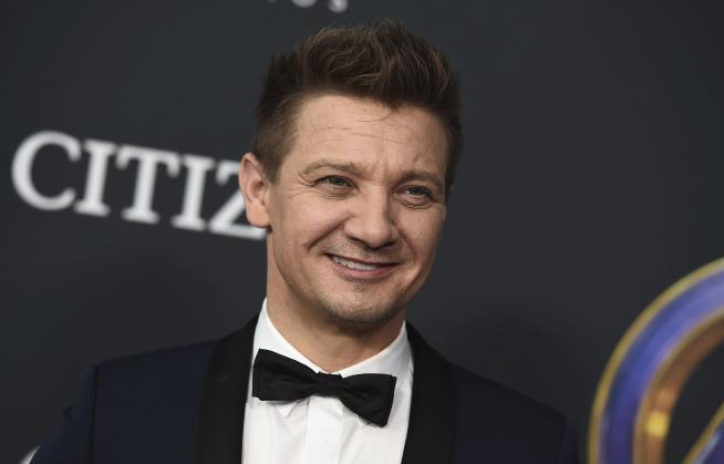 Jeremy Renner Has a New Recovery Video Out