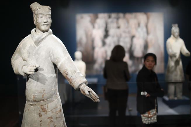 Guy Who Stole Ancient Statue's Thumb Reaches Plea Deal
