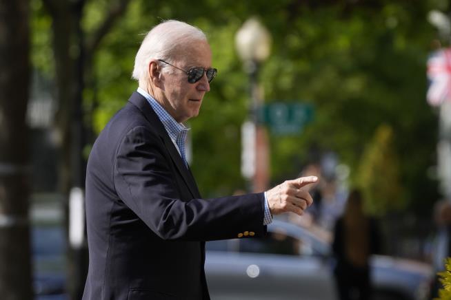 Poll Shows Biden's Approval Rating at a New Low