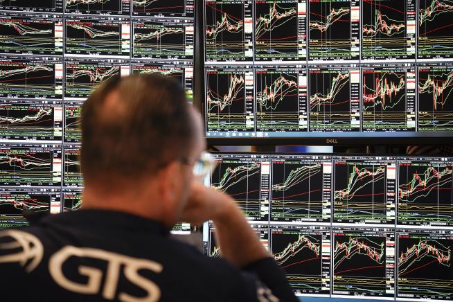Stocks Slump on Wall Street, Worldwide