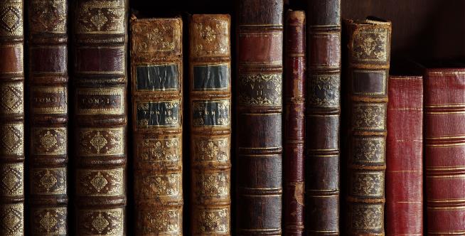 This Auction Is a Book Lover's Dream