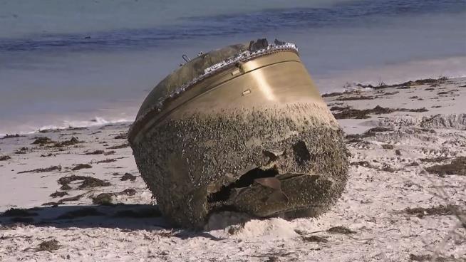 Weird Cylinder Washes Up on Australian Beach