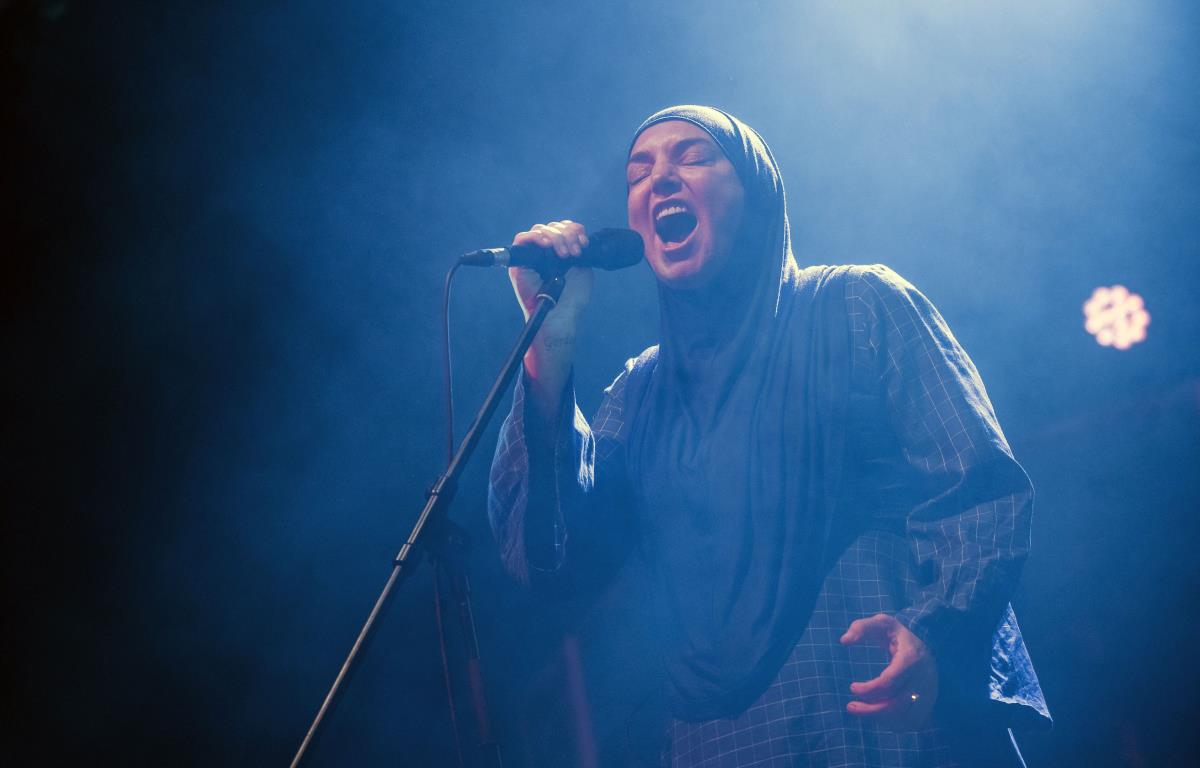 Sinead O'Connor, Evocative and Outspoken Singer, Is Dead at 56