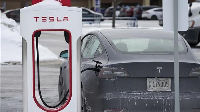 Reuters Accuses Tesla of Battery Range Manipulation